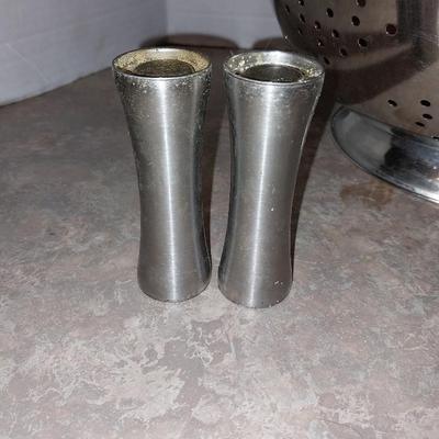 LARGE STAINLESS-STEEL COLANDER AND SALT & PEPPER SHAKERS