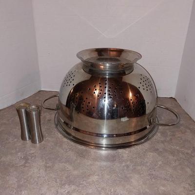 LARGE STAINLESS-STEEL COLANDER AND SALT & PEPPER SHAKERS