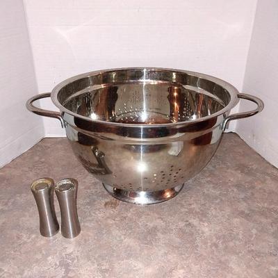 LARGE STAINLESS-STEEL COLANDER AND SALT & PEPPER SHAKERS