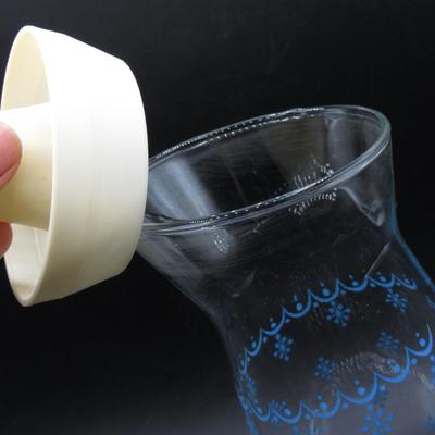Vintage 1970s Pyrex Snowflake Garland Glass Sealing Lid Juice Liquid Carafe Pitcher