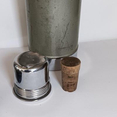 Vintage thermoses Stanley and Uno-vac