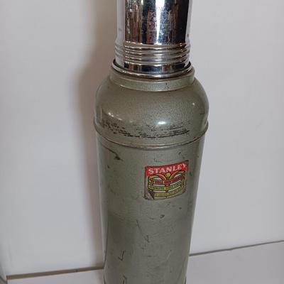 Vintage thermoses Stanley and Uno-vac