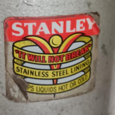 Vintage thermoses Stanley and Uno-vac