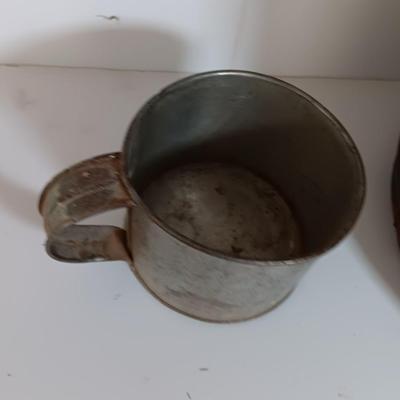 Vintage 1950's Thermic Insulated Metal Jug w/ Handle Porcelain and aluminum mugs