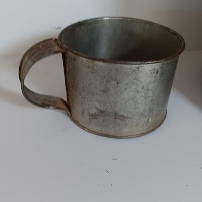 Vintage 1950's Thermic Insulated Metal Jug w/ Handle Porcelain and aluminum mugs