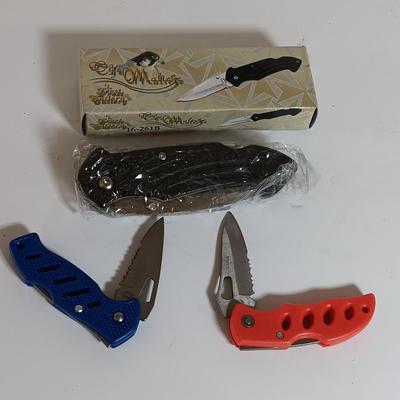 Three pocketknives The Maltese and two frost cutlery knives