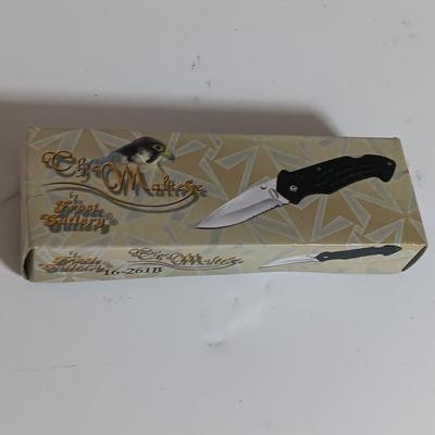 Three pocketknives The Maltese and two frost cutlery knives