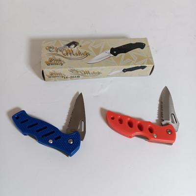 Three pocketknives The Maltese and two frost cutlery knives