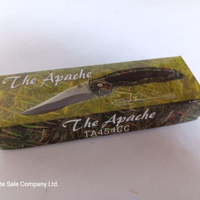 Two brand new pocketknives - The Apache and YK2 2000 II New in boxes