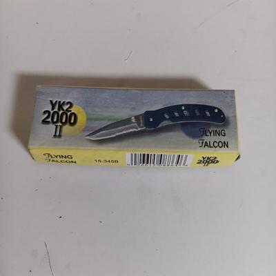 Two brand new pocketknives - The Apache and YK2 2000 II New in boxes