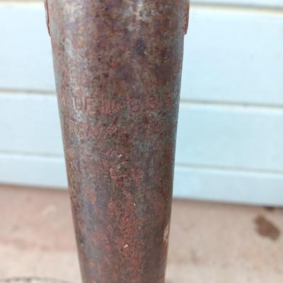 Hand tools for cement - Shovels - scraper and a pry bar