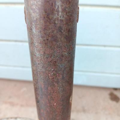 Hand tools for cement - Shovels - scraper and a pry bar