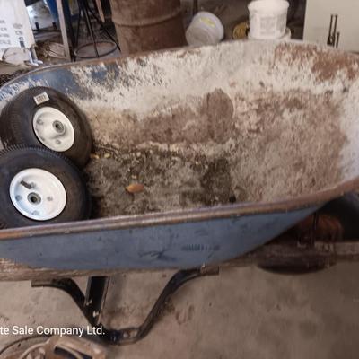 Wheelbarrow with two extra tires