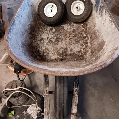 Wheelbarrow with two extra tires