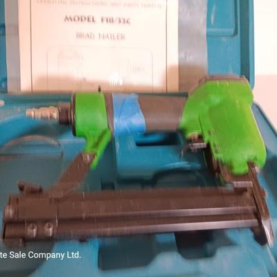 Central pneumatic contractor series Brad nailer in case