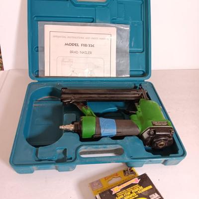 Central pneumatic contractor series Brad nailer in case