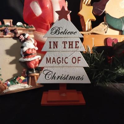 SANTA BLO MOLD - WOODEN TREE AND SNOWMAN SIGN - HOLIDAY DECOR