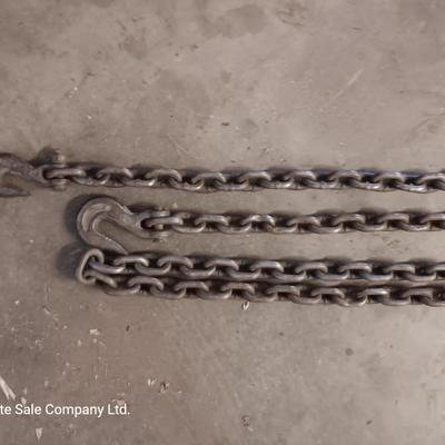 Long chain with steel hooks on each end