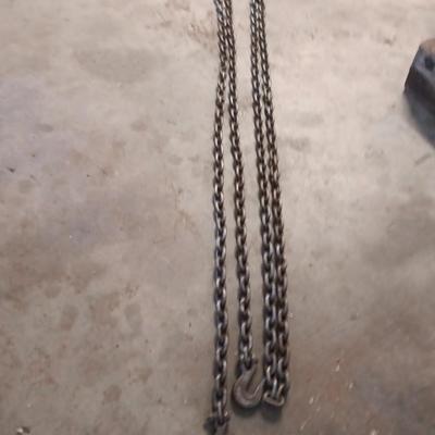 Long chain with steel hooks on each end