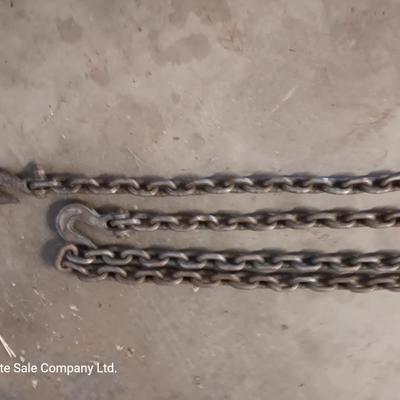 Long chain with steel hooks on each end