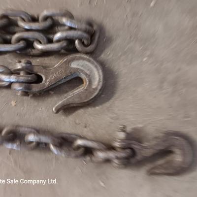 Long chain with steel hooks on each end