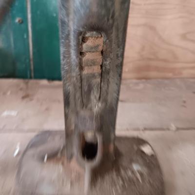 Antique Ford Spiral Hand Crank Jack Chicago FJ2