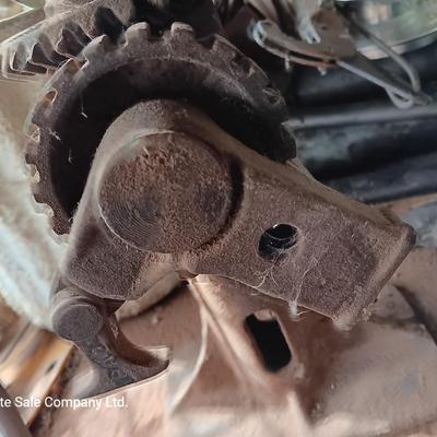 Antique Cast Iron No. 18 Ratcheting Car Screw Jack - Early 1900s Model T or Model A T Jack
