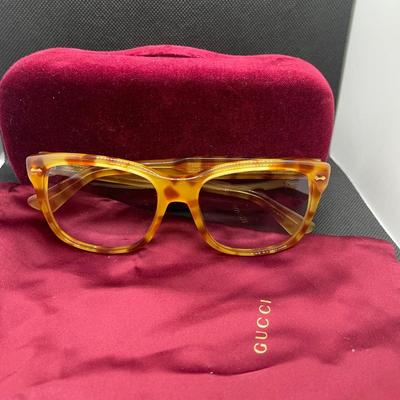 Gucci frames red velvet case