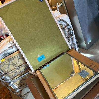 Mirror & Bulletin board