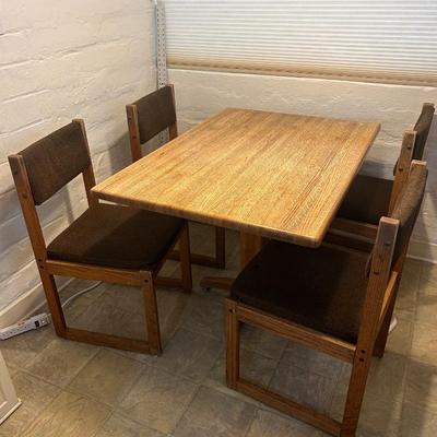 Vintage dining room table and chairs- Compact Size