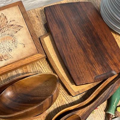 MCM Wood Dinner Ware lot, all wood seen on table, nice animal napkin rings