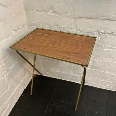Set of 4 vintage tv trays