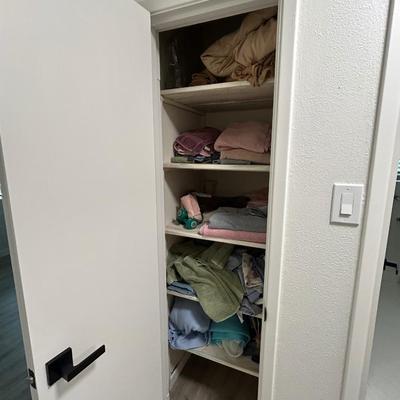 Towel closet lot - all towels seen
