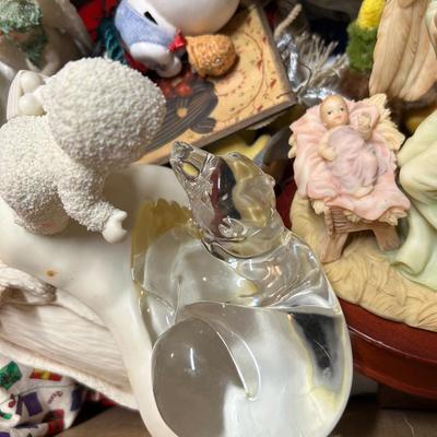 Christmas decor, miscellaneous lot