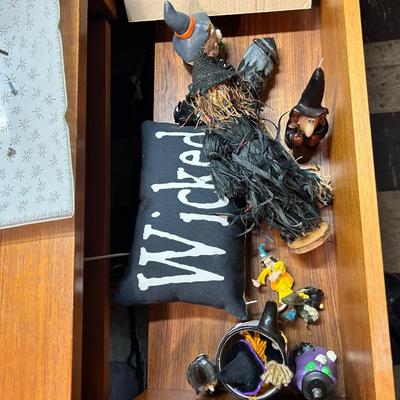 Wicked witch brick-a-brac lot - all seen