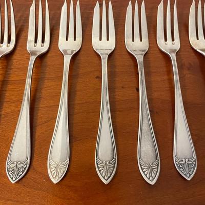 Set of 8 Silverplate Forks: FH MET-90