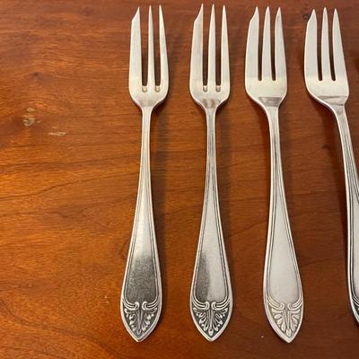Set of 8 Silverplate Forks: FH MET-90