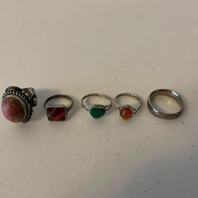 Assortment of 5 Rings