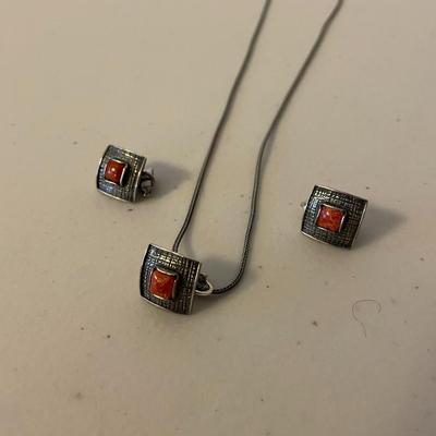 Pair of Earings and Necklace