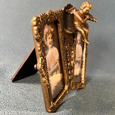 VICTORIAN STYLE 3-D ANGEL, AGED BRONZE-LIKE TWIN PHOTO FRAME, SELF STANDING