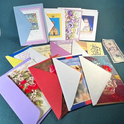 GROUP OF ASSORTED BIRTHDAY CARDS WITH ENVELOPES  13 COUNT