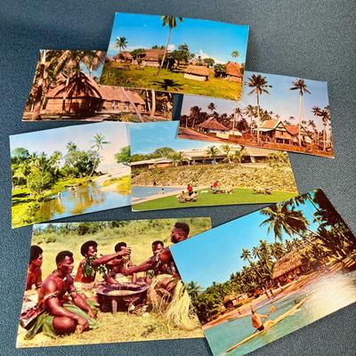 GROUP OF VINTAGE COLOR POSTCARDS OF FIJI  7 COUNT
