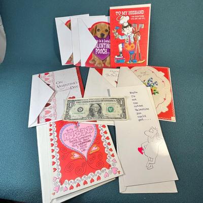 ASSORTMENT OF 9 VALENTINE CARDS WITH ENVELOPES