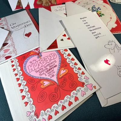 ASSORTMENT OF 9 VALENTINE CARDS WITH ENVELOPES