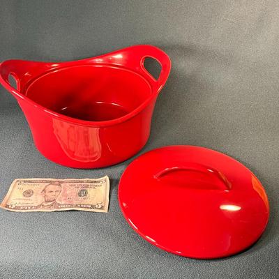 RED 2.75 QT. ENAMELED LIDDED BAKING DISH by RACHEL RAY w/ HANDLES