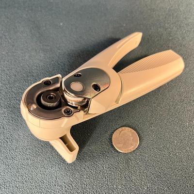 CULINARE "SAFETY CAN" HAND-HELD CRANK CAN OPENER