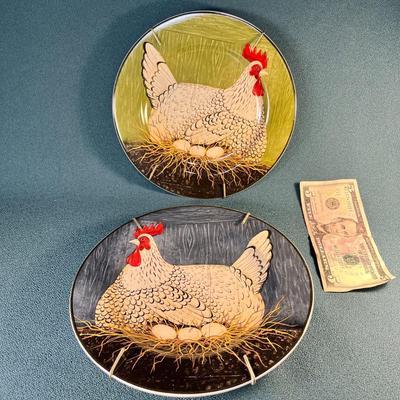 FUN PAIR OF CHICKEN PLATES ON HOLDER/HANGERS WARREN KIMBLE COLLECTION