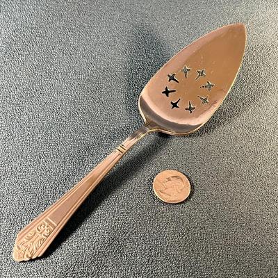 FANCY SILVER PLATED SLOTTED PIE SERVER