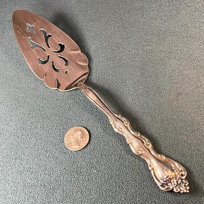 FANCY SILVER PLATED SLOTTED PIE SERVER