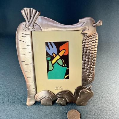 VEGETABLE THEMED METAL PICTURE FRAME SELF STANDING FRAME
